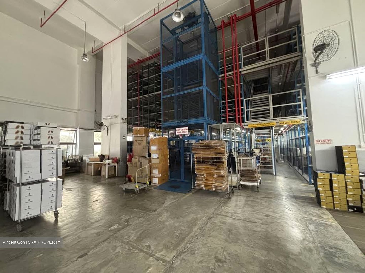 Sulisam Building (D13), Warehouse #572985741